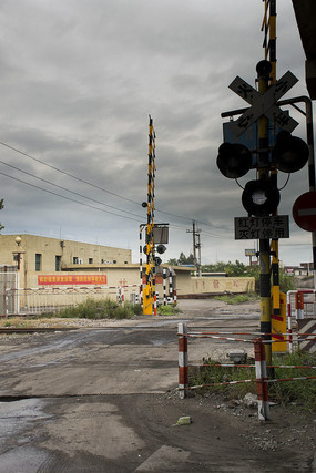 ��ҵ����֮������·