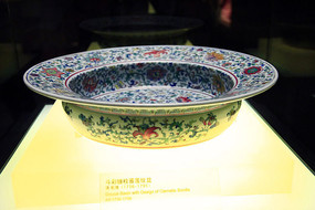 �峯���ʲ�֦ެ������