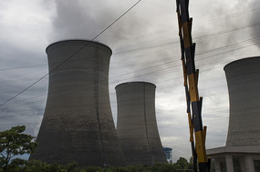 ����¸ߴ�Ļ������糧֮��ȴ��