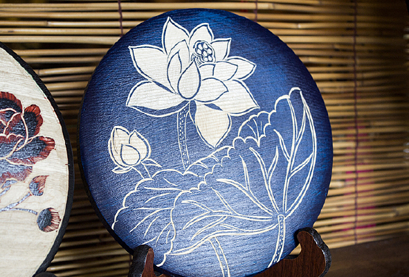 ��ɫ��ľ������Ʒ