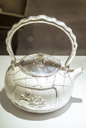 ����������