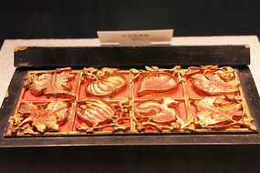 �������ľ��˱�ϻ