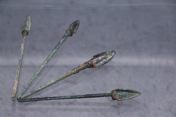 ս����ͭ��ͷ