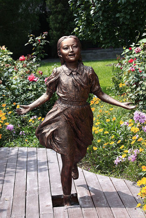 ����Ů��