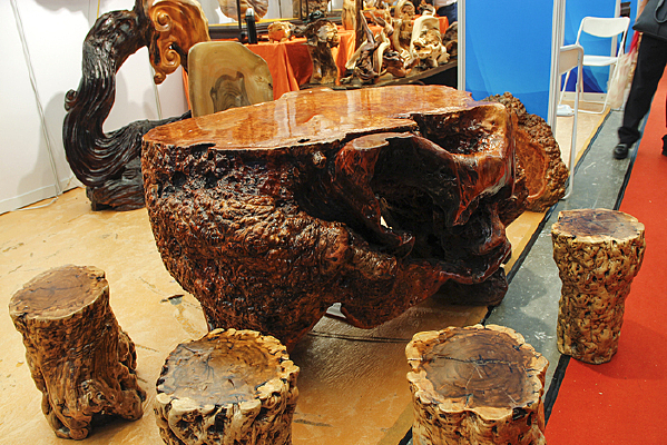 �������