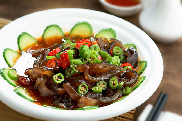 ���̺���