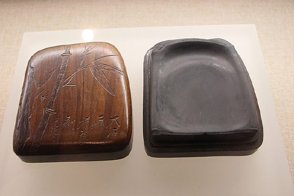 ������ڶ�ʯ�����