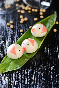 ��ɫС����