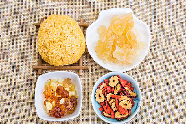 ѩ���Ҷ�ʳ��