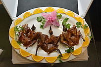 �������