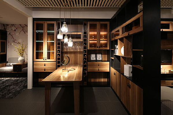 �߶˶��ư���