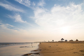 Ϧ���½��ɫ��ɳ̲