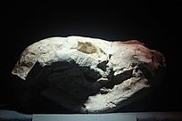 �й����๷��ʯ