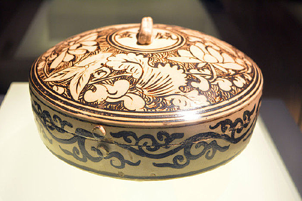 �ΰ׵غڻ��ɾ���