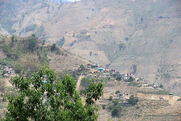 ɽ���ϵİ���ɽ��կ