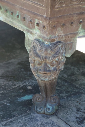 ͭ��ʨ�ӽ�׮