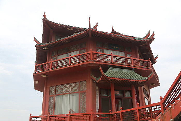 ��ɫ�����ͤ