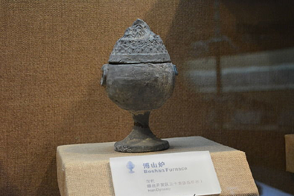 ������ʮ�ﱤĹȺ������ɽ¯�ڼ�