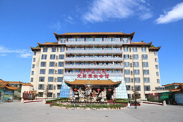 ��ɫ�����ߴ�¥