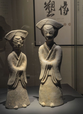 ���η�����ٸ