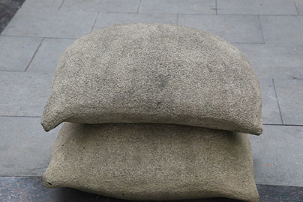 ʯ����������