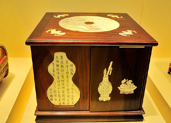 �ྩ�˾�֮����Ǭ¡�౦��ϻ