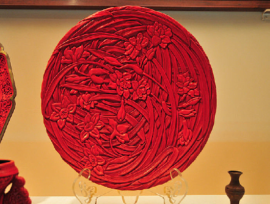 �ྩ�˾�֮�޺�ˮ��Բ��