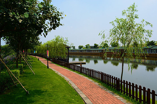 ���г����ĵ�·