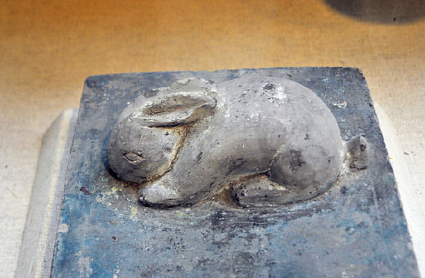 �������ťש��ѹʯ