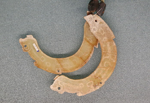 �������