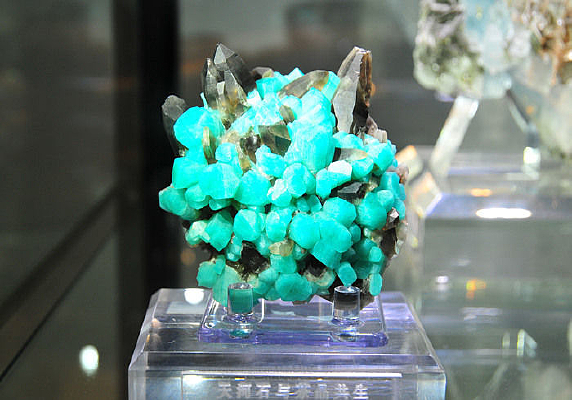 ���ʯ��辧����