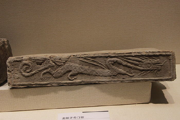 ������ĸ��ש