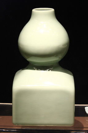 �峯������Բ�·���«ƿ