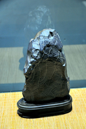 ����ʯ�ڼ�