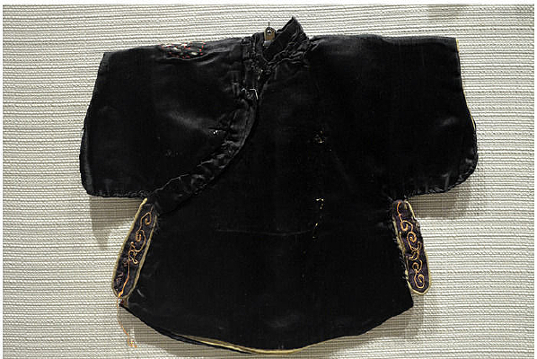 ��ɫľż��װ