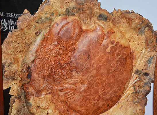 ���е�����