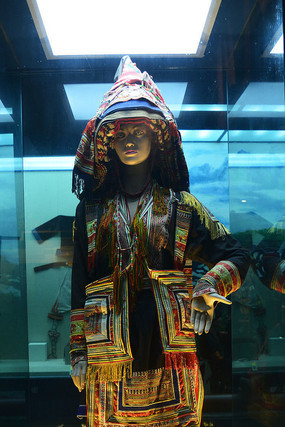 ���ݼ�ͷ��Ů��