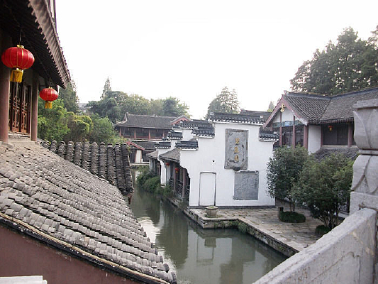 ���ܺ����