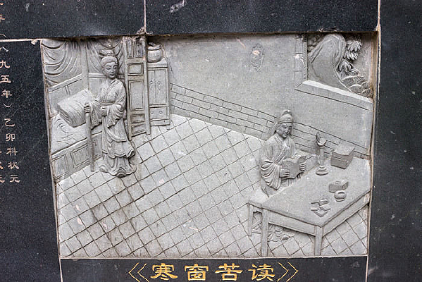 �ƾ��ƶ�֮�����������