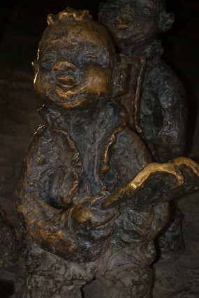 �������