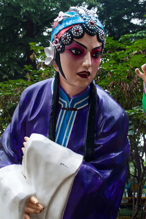 ��ɫϷ������