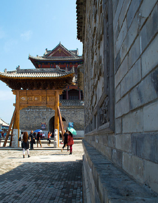 ������ɫ��¥