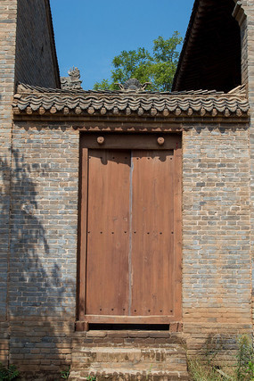 �����µ�ľ��