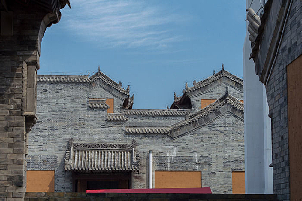 ��ɫ�������