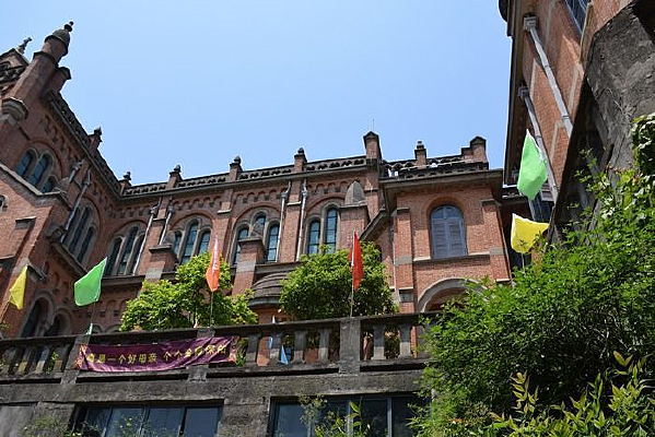 ��ɽ����