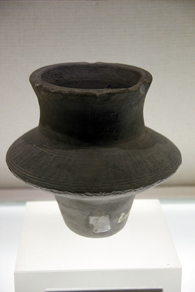 ս���۸���