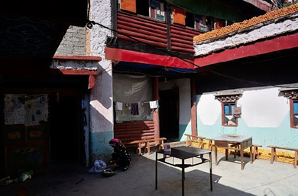 �������