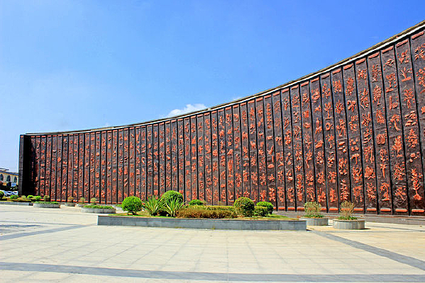 ���۸���ǽ