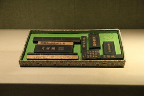 峯عī