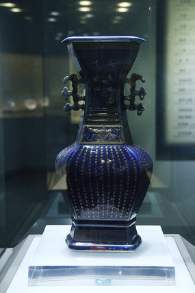 �峯����˫����ƿ